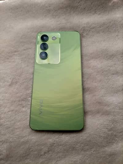 vivo y100 - 8/256 pta approved with original box and charger 9/10
