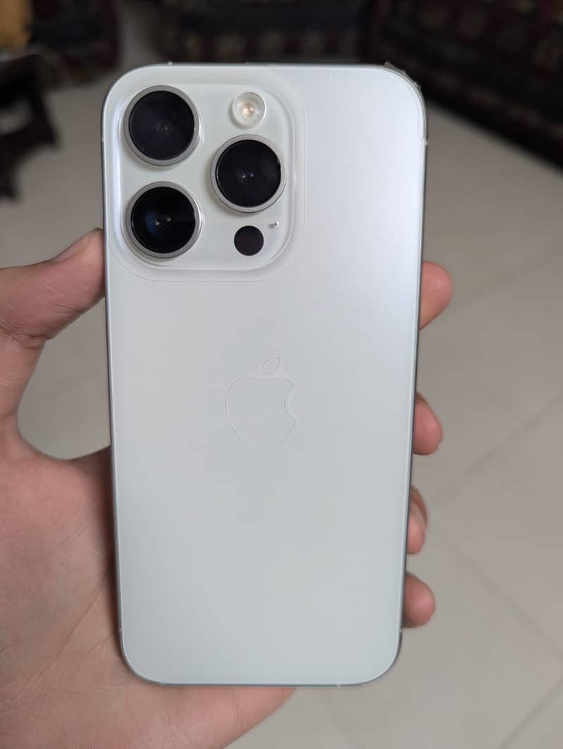 iPhone 15 Pro Jv 0