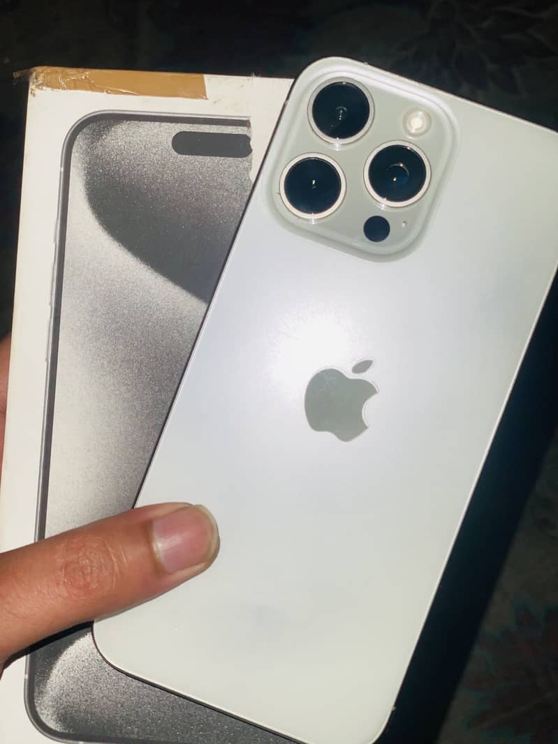 Apple iPhone 15 Pro Max 1
