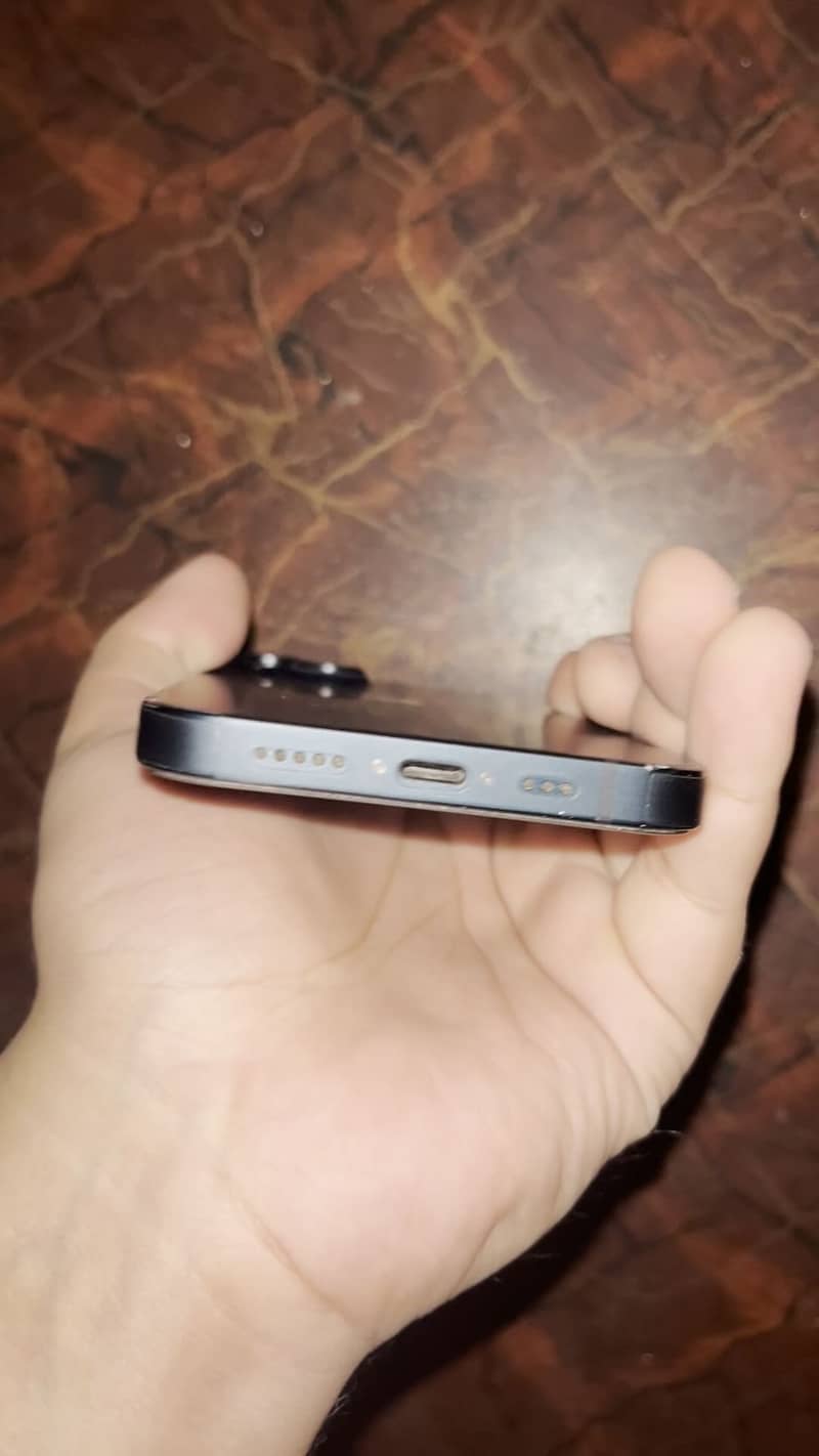 Apple iPhone 14 3