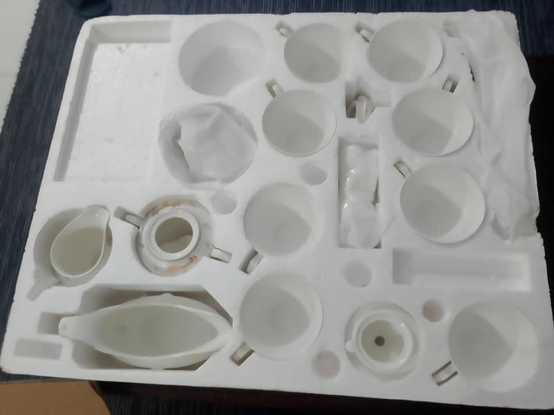 Crockery 11
