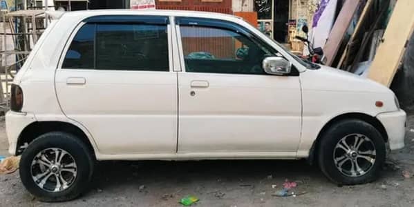 Daihatsu Cuore 2003