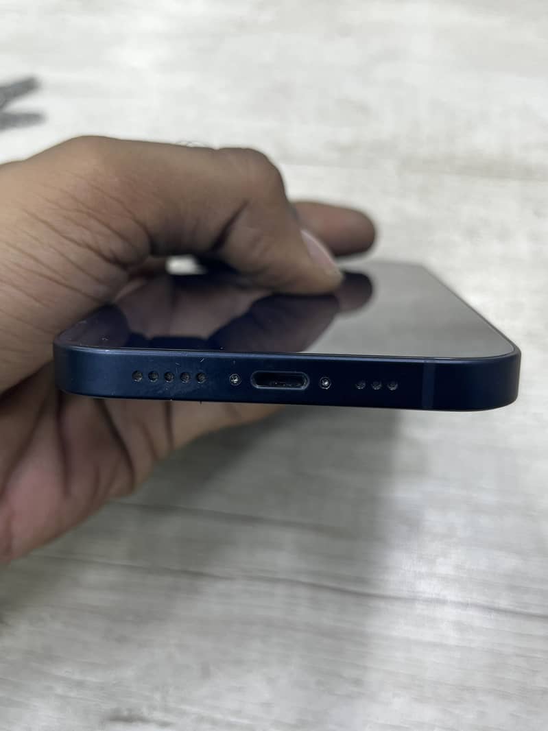 Apple iPhone 13 3