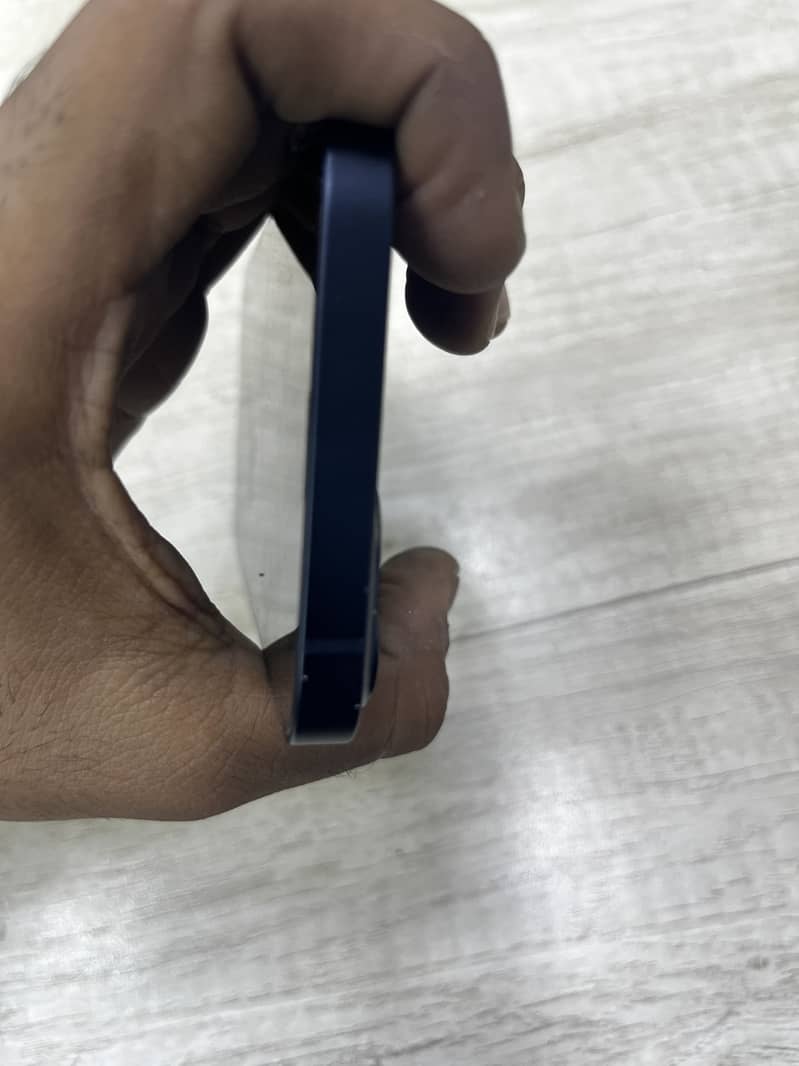 Apple iPhone 13 10