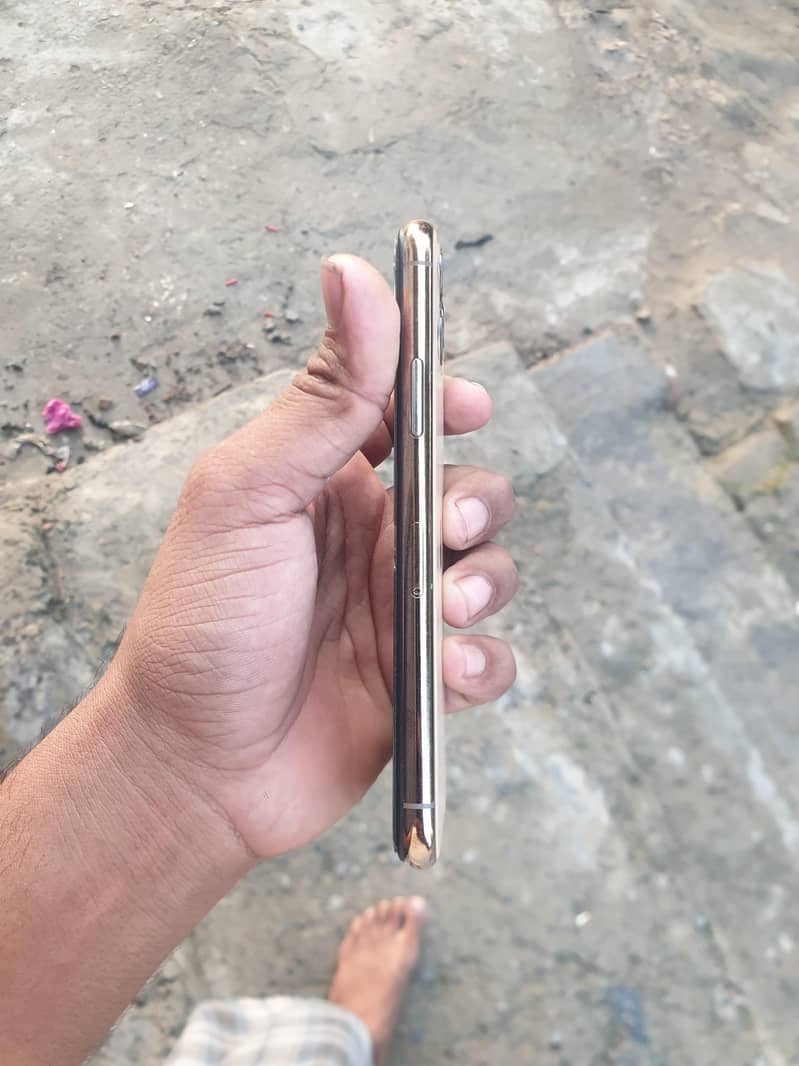 Apple iPhone 11 Pro 7