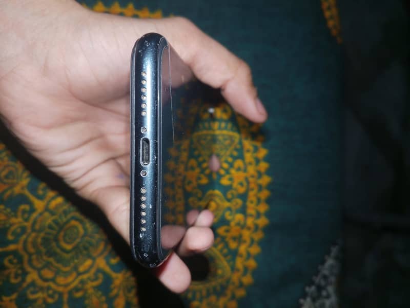 Apple iPhone XR 1