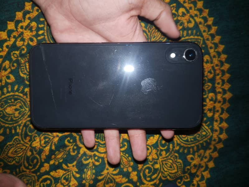 Apple iPhone XR 4