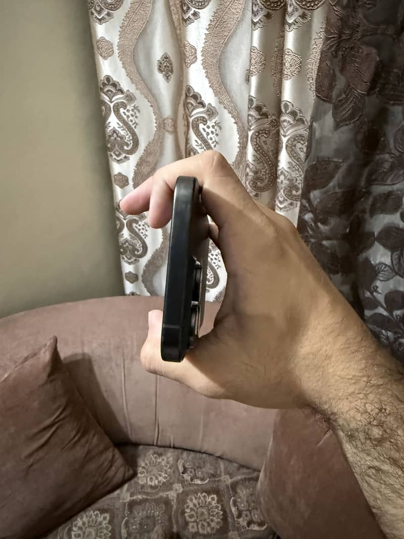 Apple iPhone 15 Pro Max 3