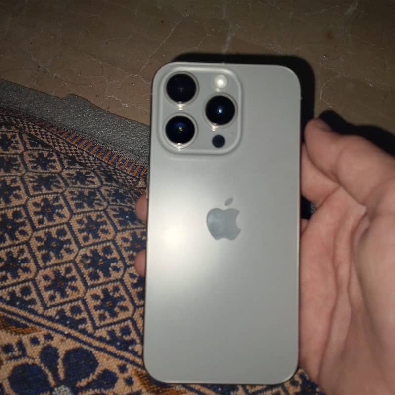 Apple iPhone 15 Pro 1