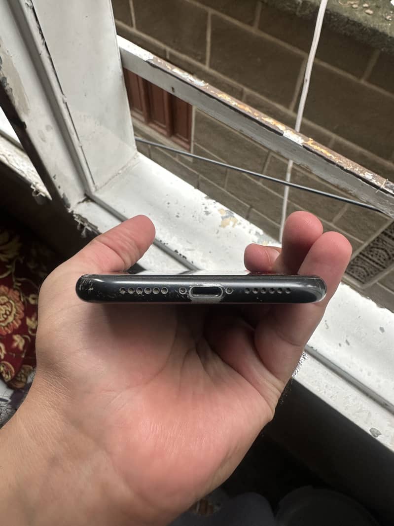 Apple iPhone XR 4