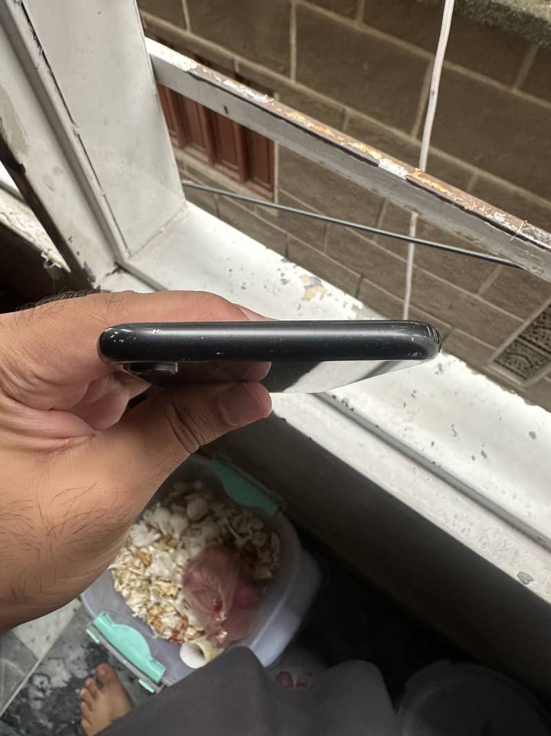 Apple iPhone XR 5