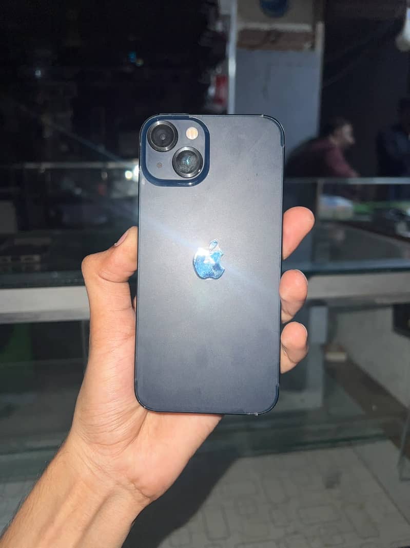 Apple iPhone 13 2