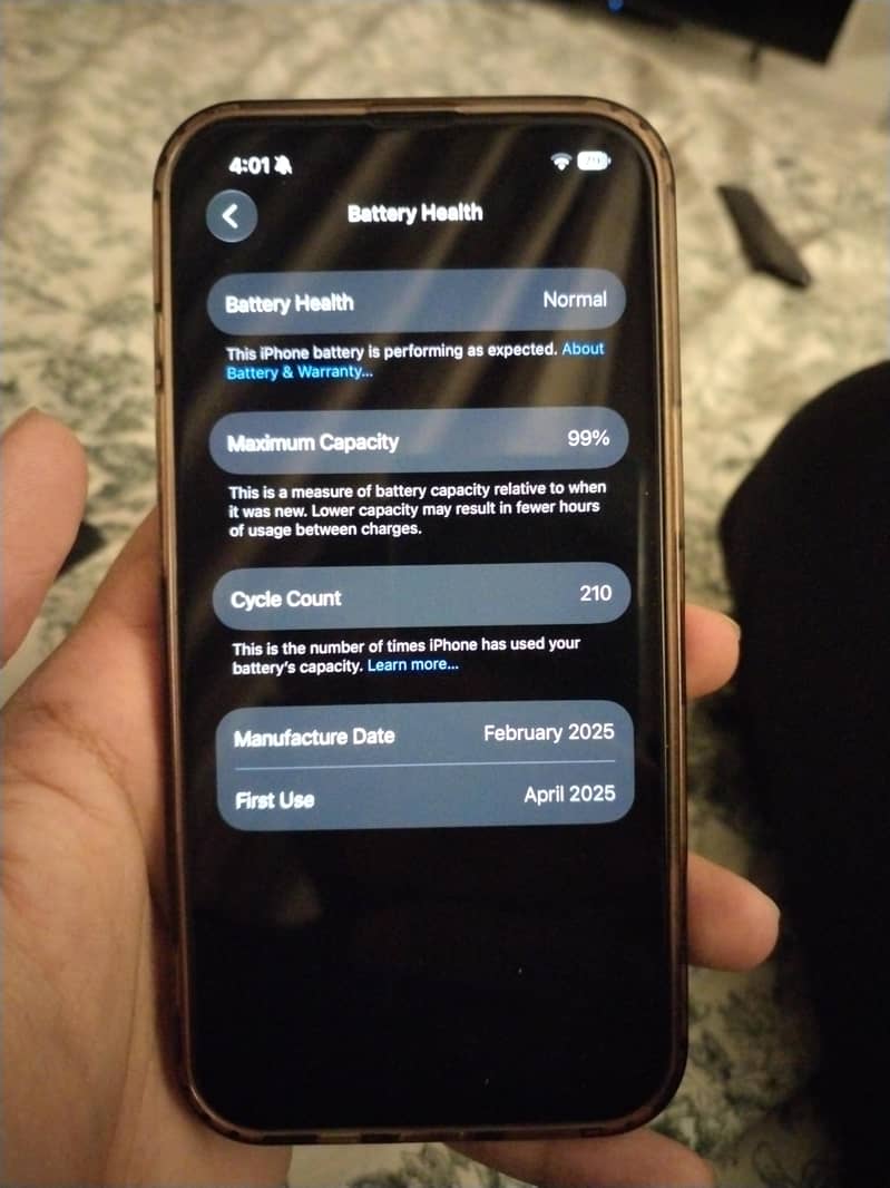 Apple iPhone 16e 0