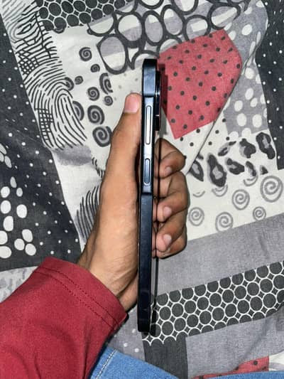 whit box 6 128gb warranty dec thk h jis na lana h wohi msg kara