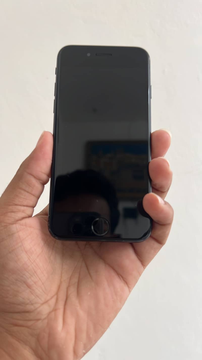 Apple iPhone SE 0