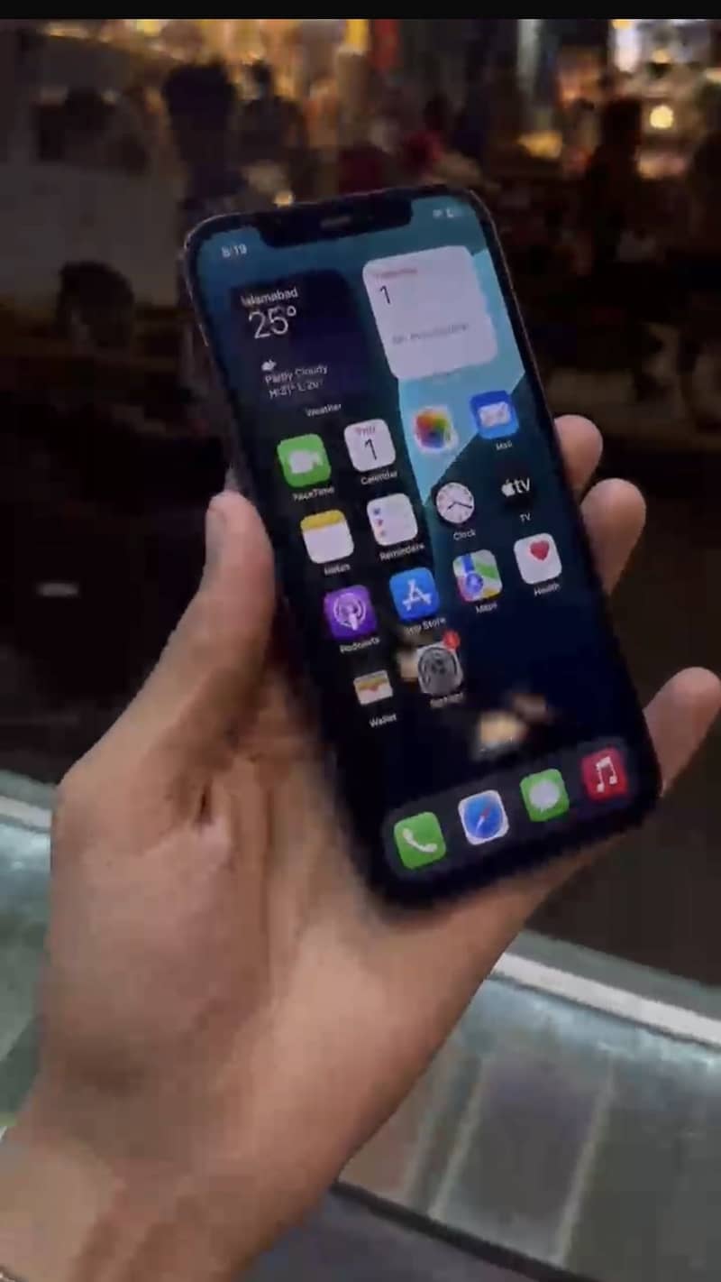Apple iPhone 12 0