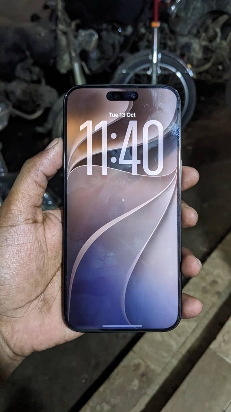 Apple iPhone 15 Pro Max 6