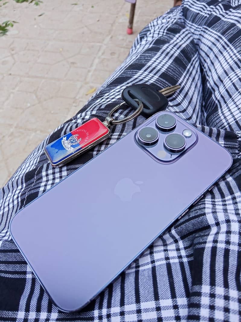 Apple iPhone 14 Pro 0