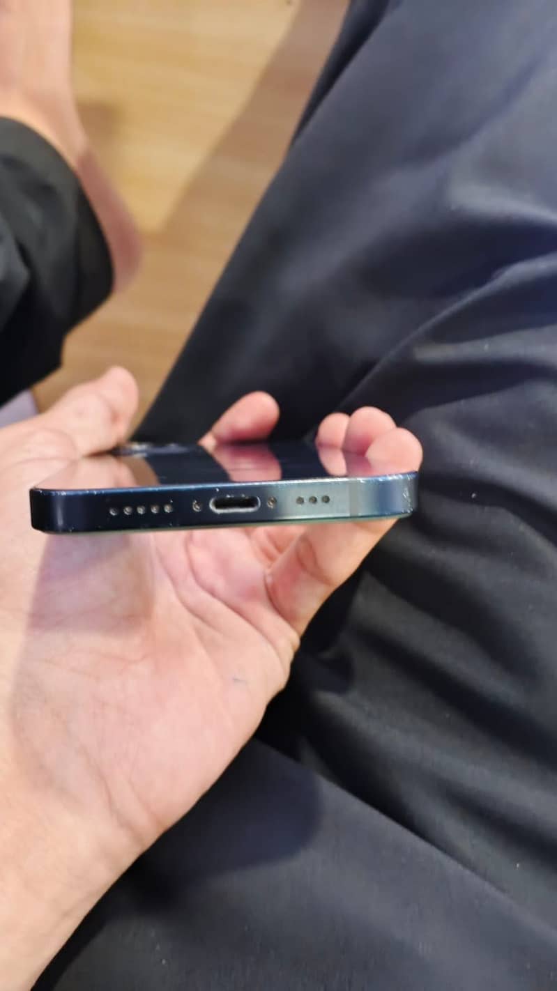 Apple iPhone 12 1