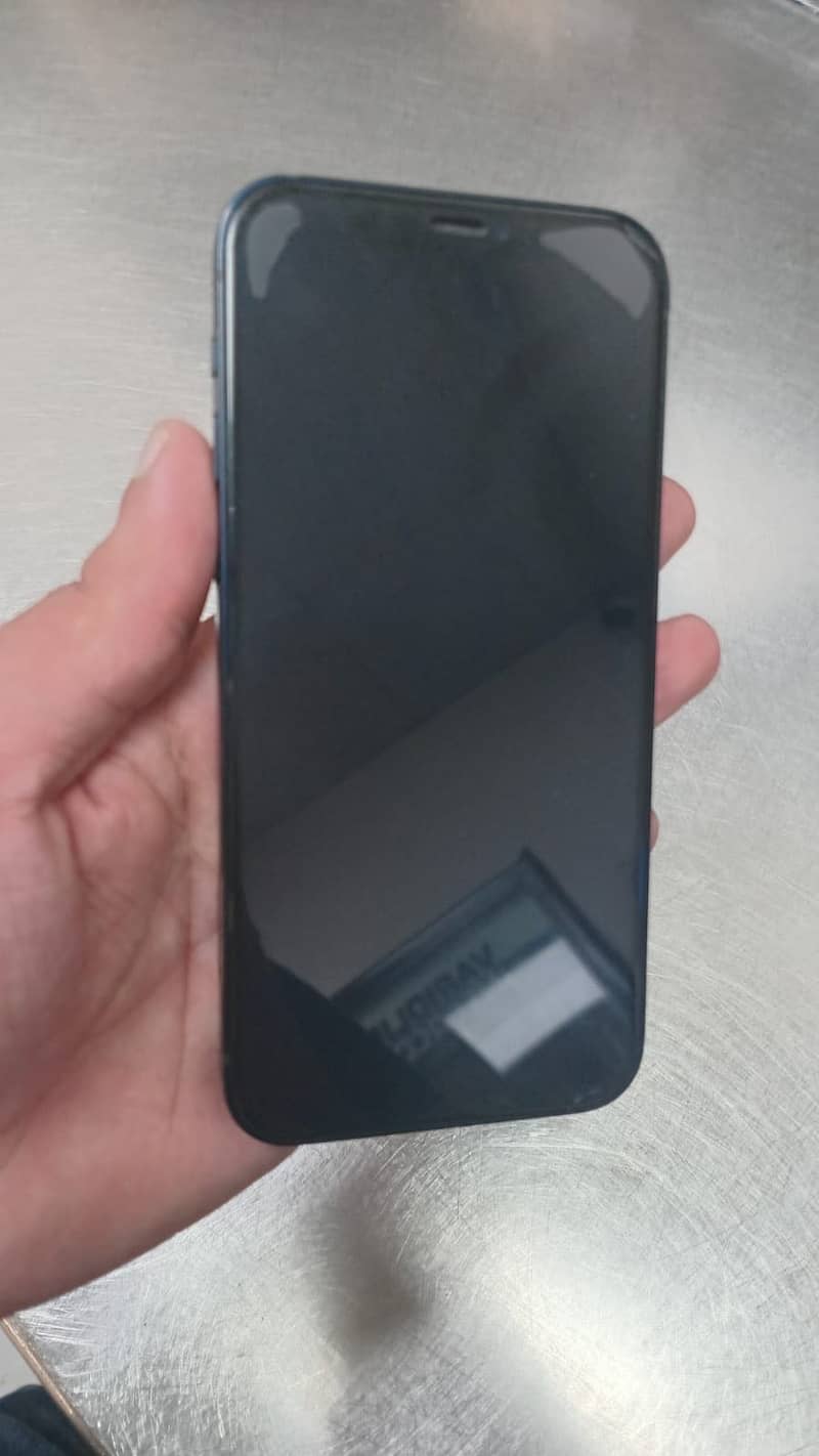 Apple iPhone 12 3