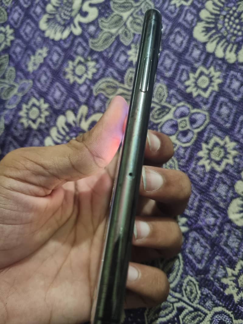 Apple iPhone 11 Pro 3