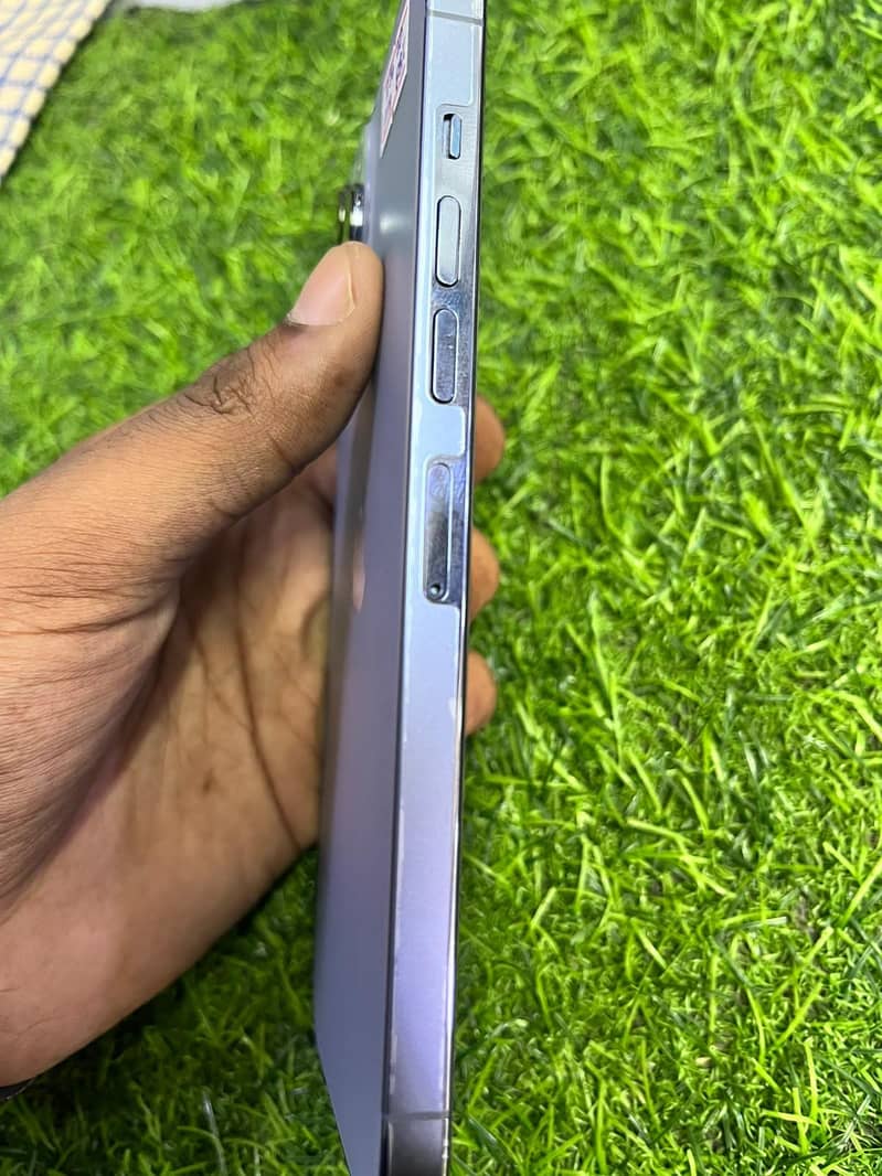 Apple iPhone 13 Pro Max 2
