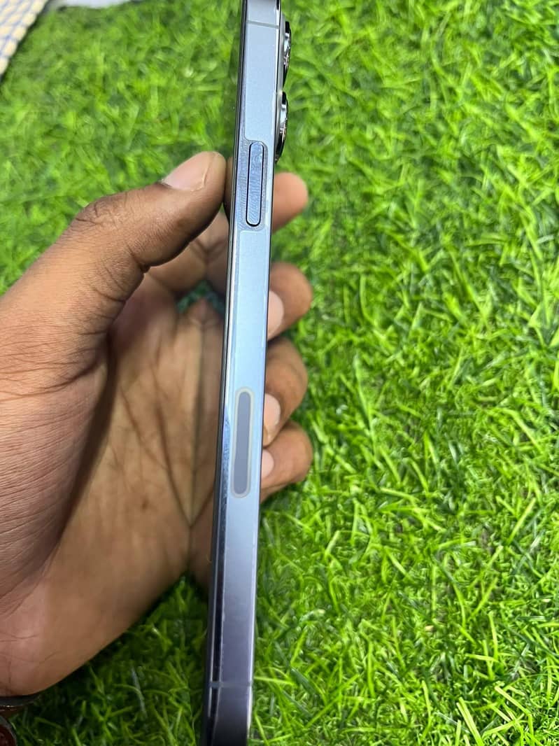 Apple iPhone 13 Pro Max 4