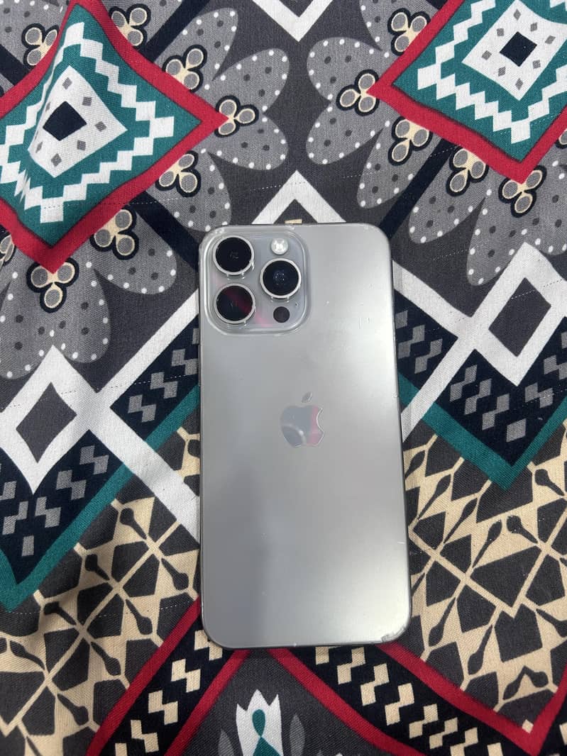 Apple iPhone 15 Pro Max 5