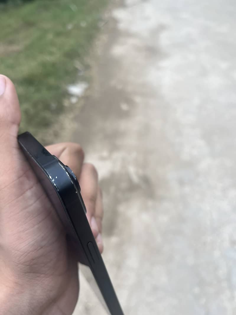 Apple iPhone 14 3