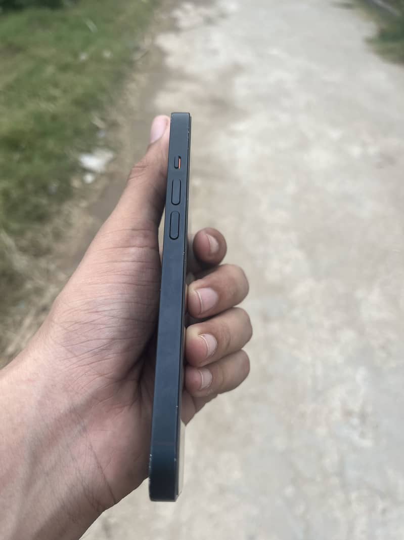 Apple iPhone 14 7