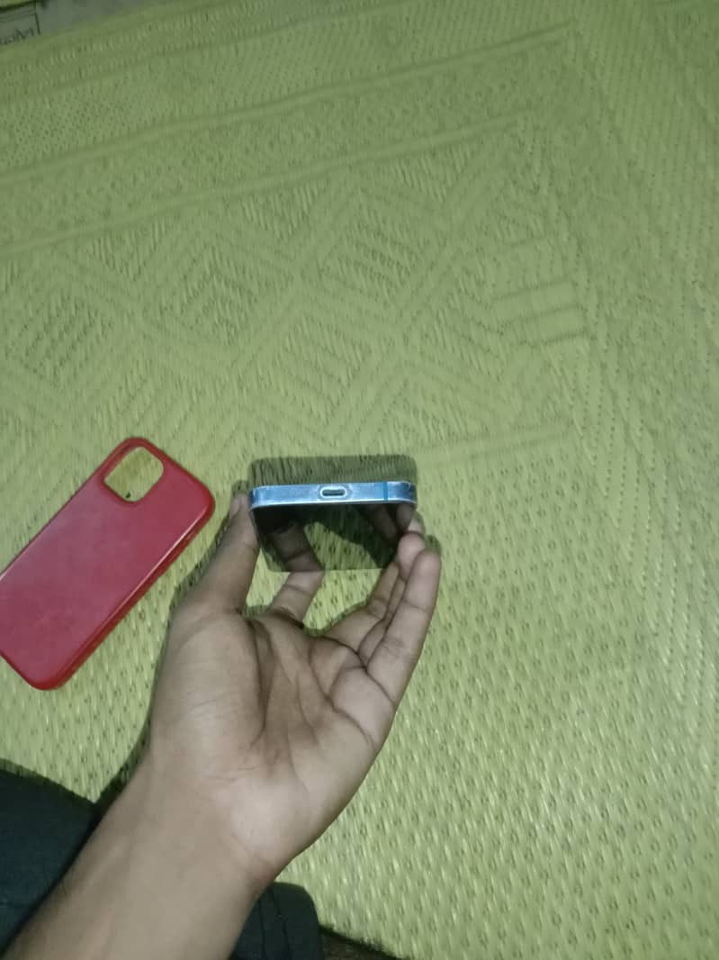 iPhone 13 mini h 4