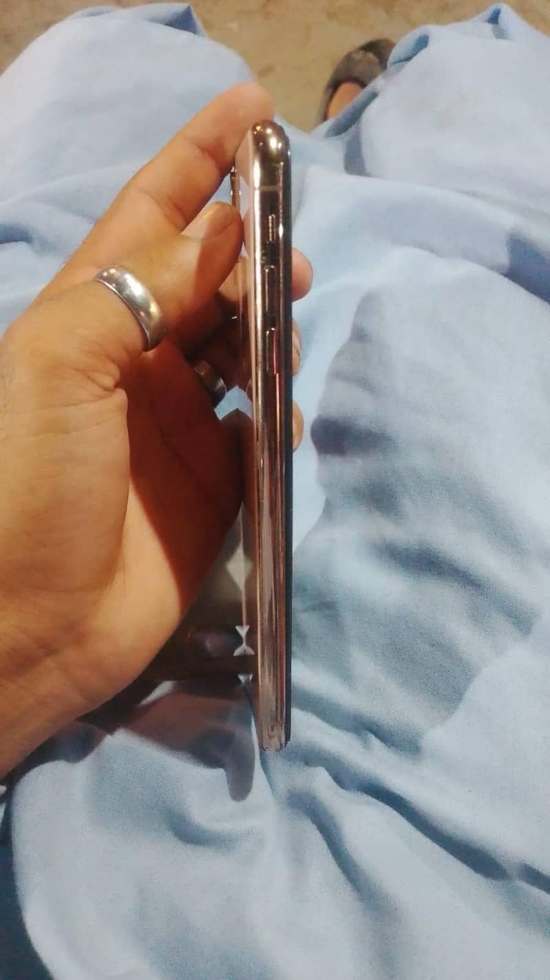 Apple iPhone X 2