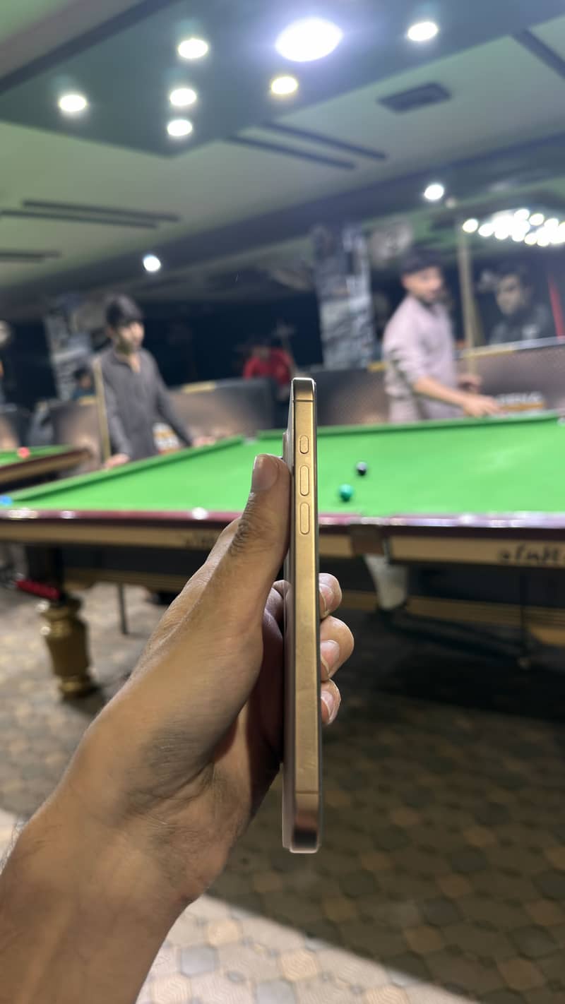 Apple iPhone 16 Pro Max 5