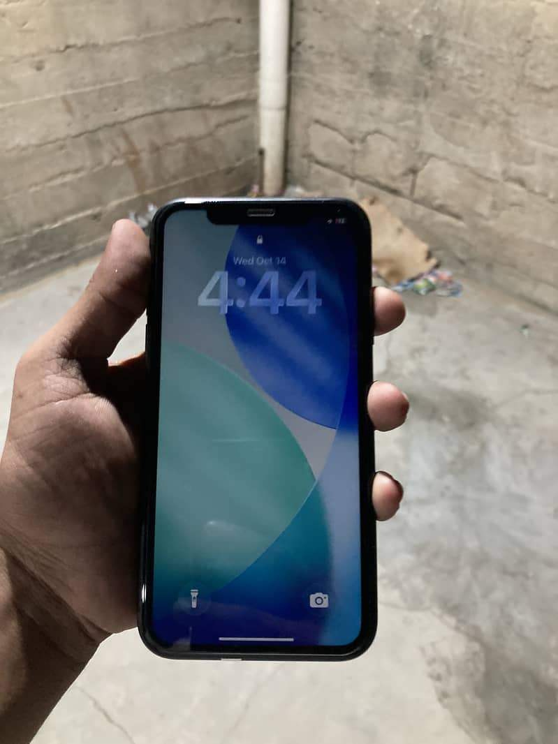 Apple iPhone 11 3