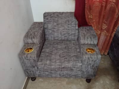 COMFORTABLE 5 SEATER SOFA SET FOR SALE BEST CONDITION !