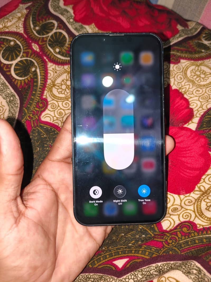 Apple iPhone 14 3