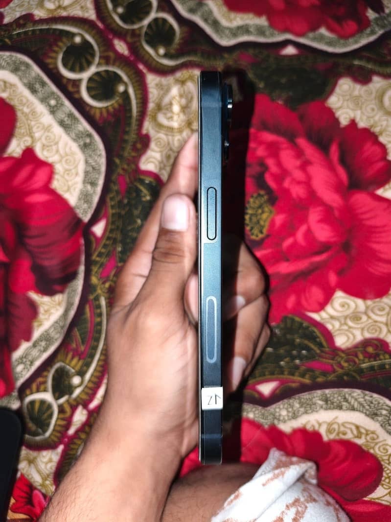 Apple iPhone 14 6