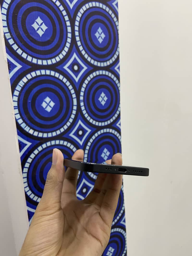 iPhone 15 Jv 4