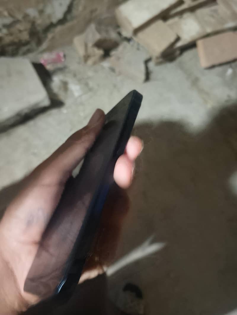 Apple iPhone 13 2
