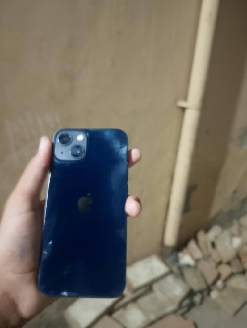 Apple iPhone 13 4