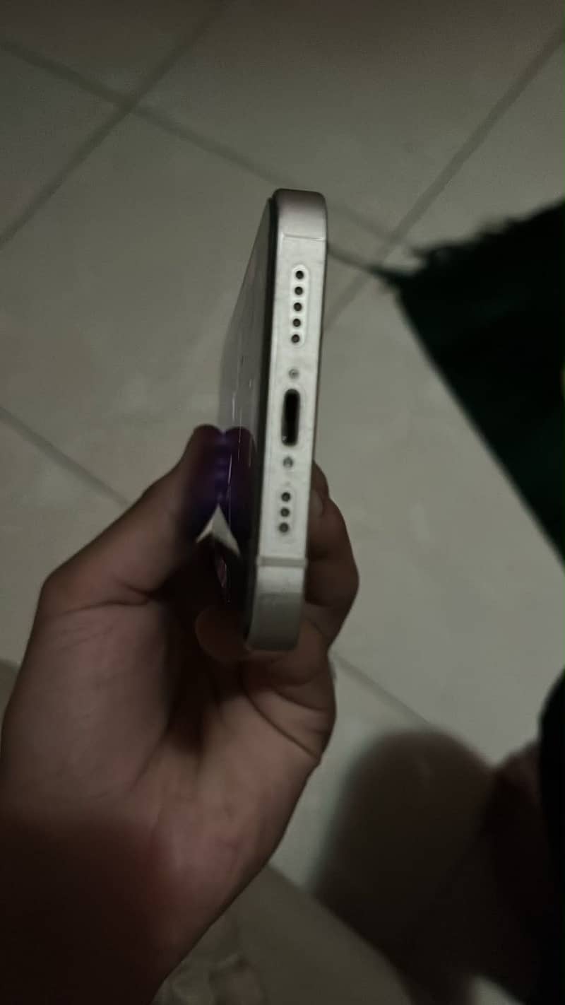 Apple iPhone 13 3