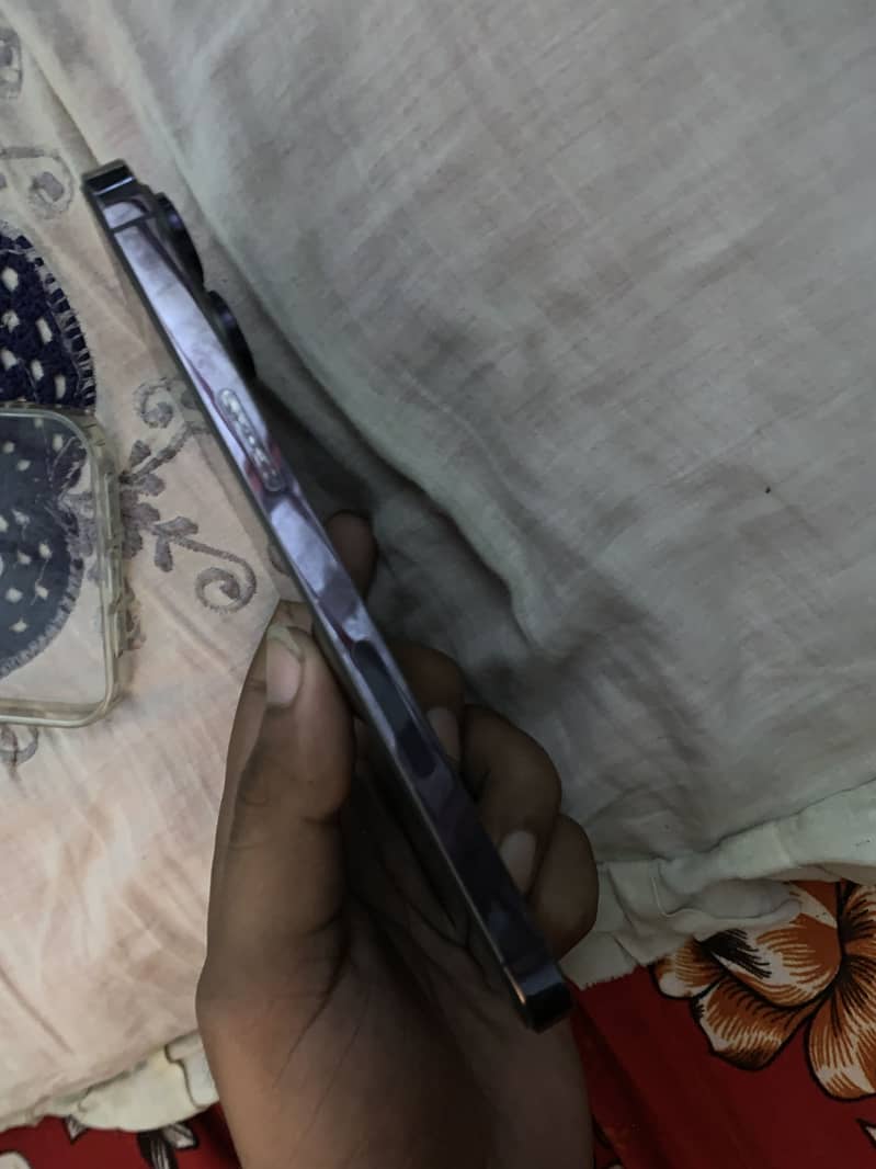 Apple iPhone 14 Pro Max 4
