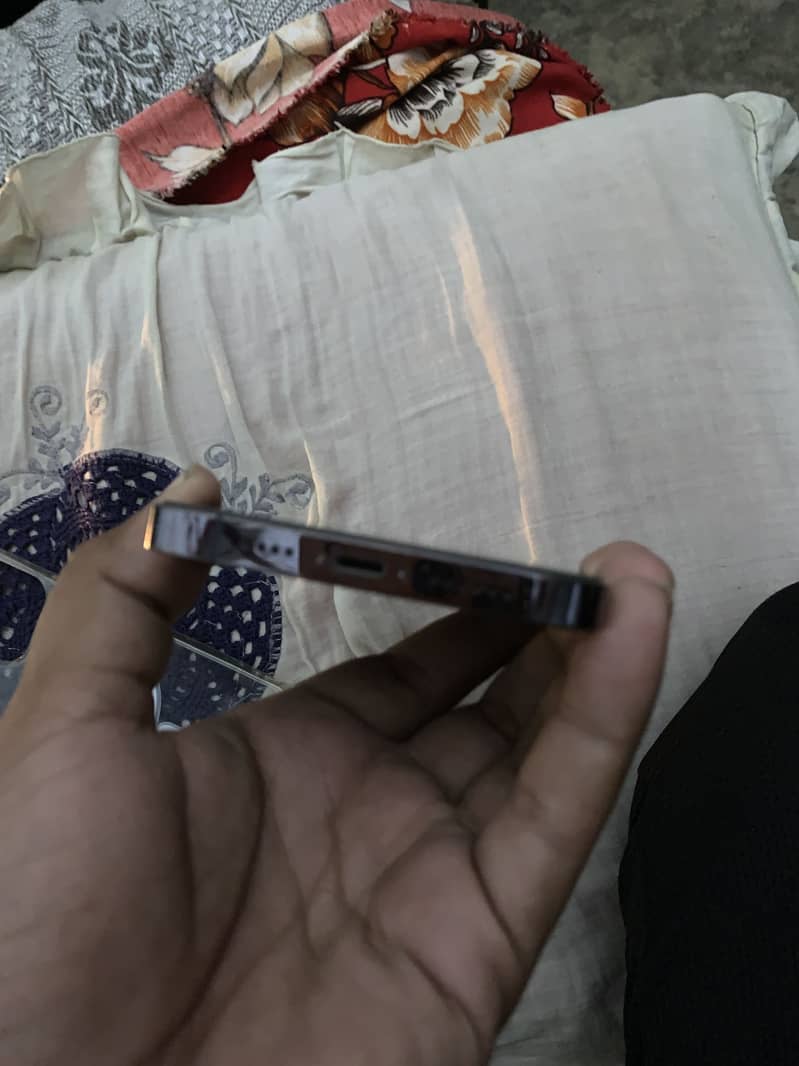 Apple iPhone 14 Pro Max 6