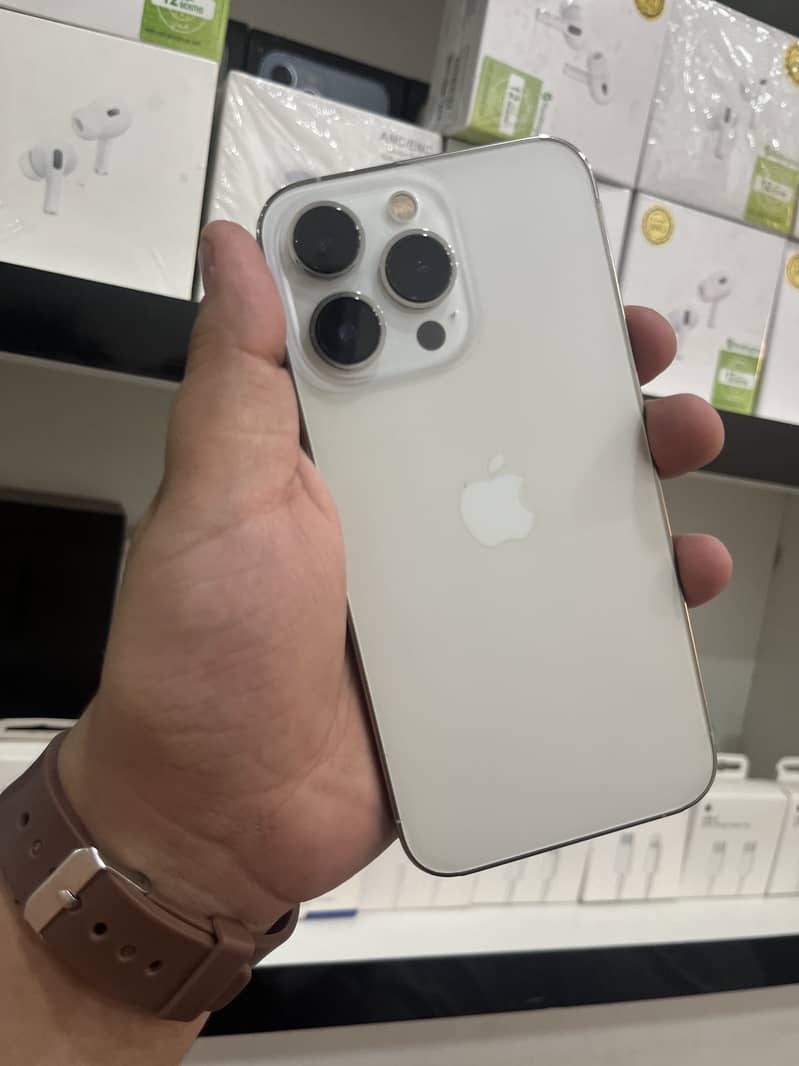 Apple iPhone 13 Pro 0