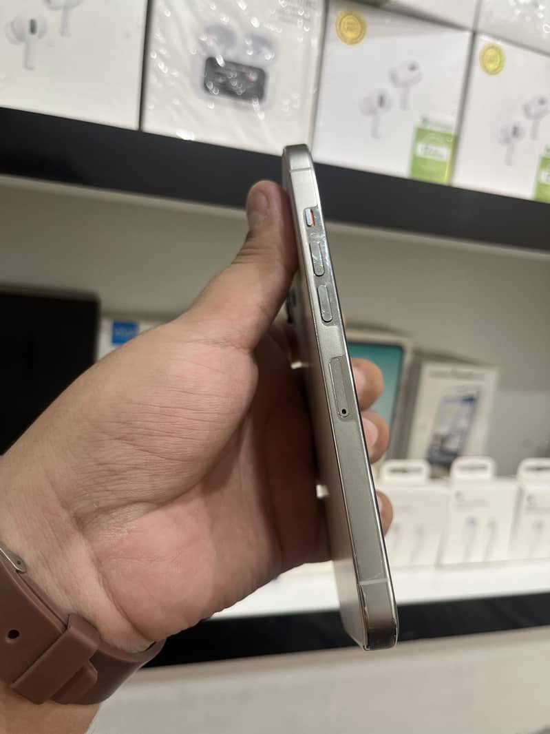 Apple iPhone 13 Pro 2