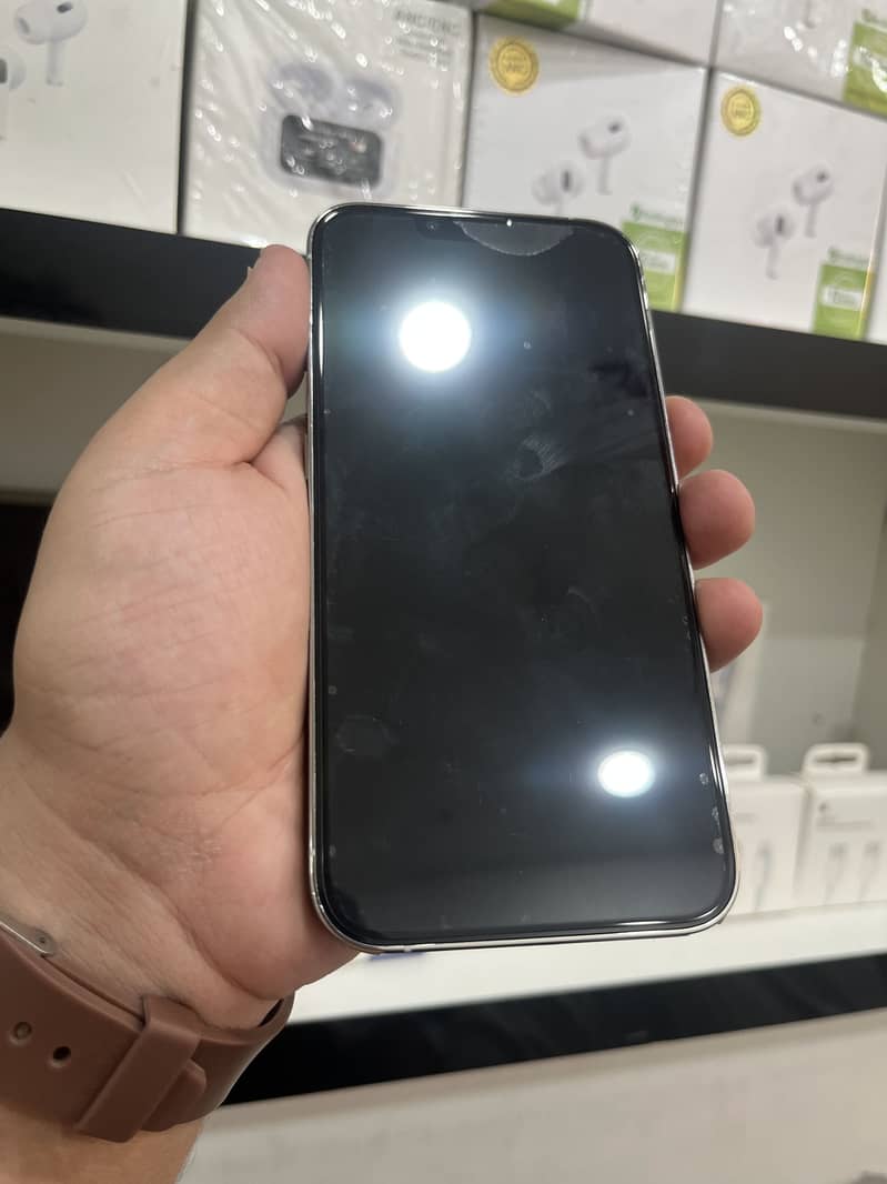 Apple iPhone 13 Pro 3