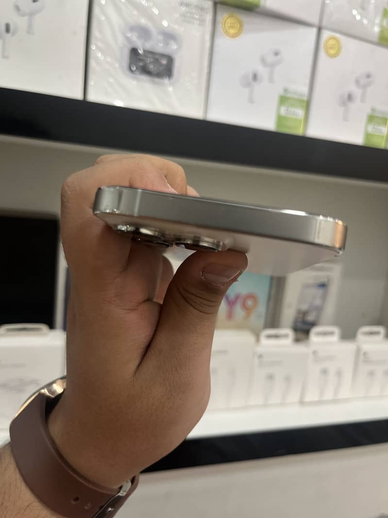 Apple iPhone 13 Pro 4