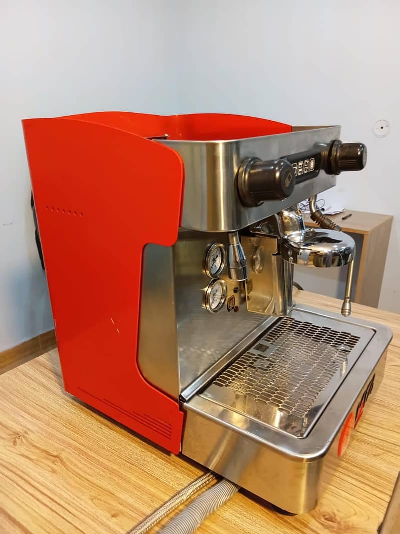 Coffee machine, espresso machine, grinder, blender, roaster 11