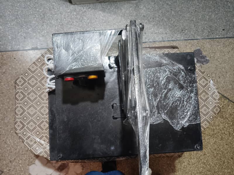 Heat Pressing Machine. . . . . . . . . . . 1