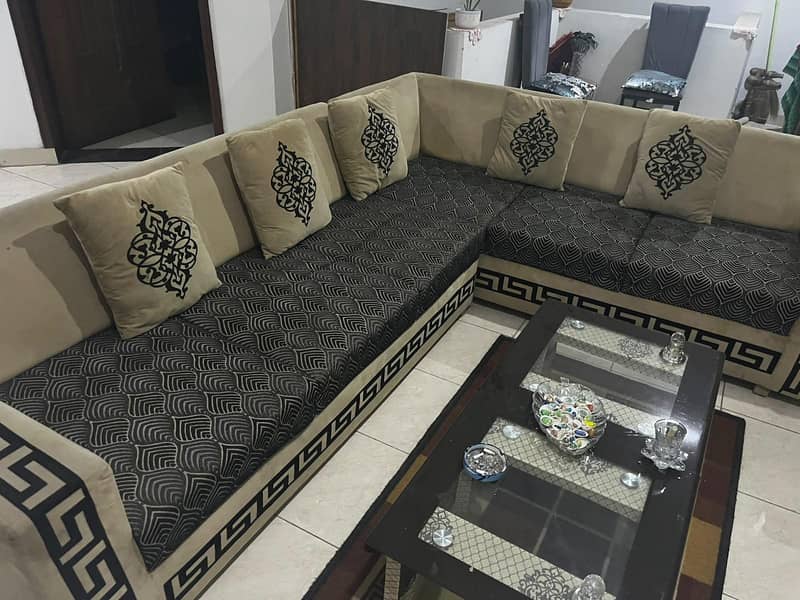 L shape Sofa 0